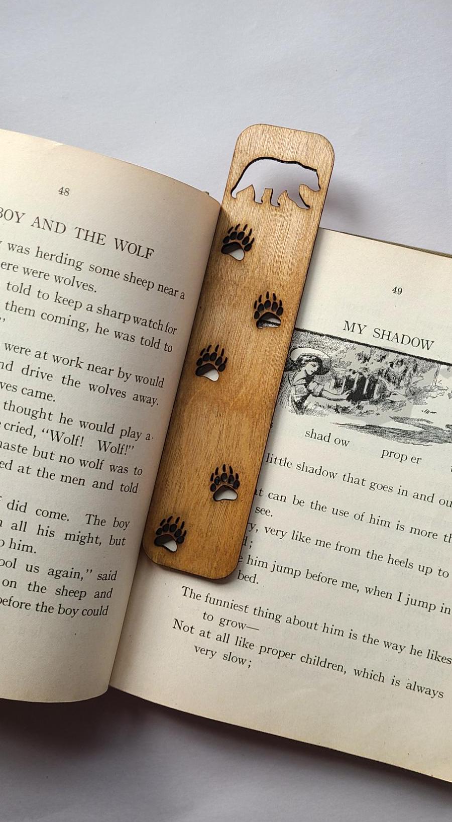 Wildlife bookmark nature